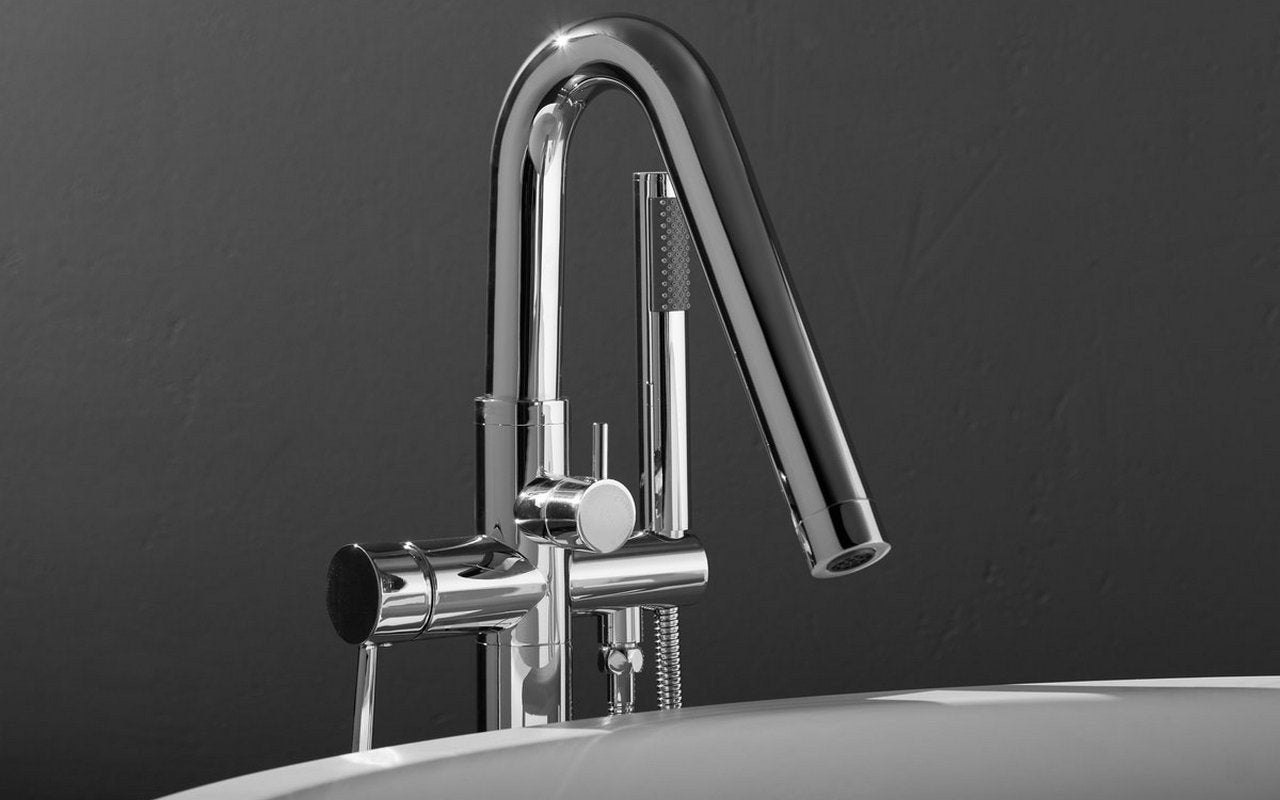 Colonna-135 Floor Mounted Tub Filler – Chrome