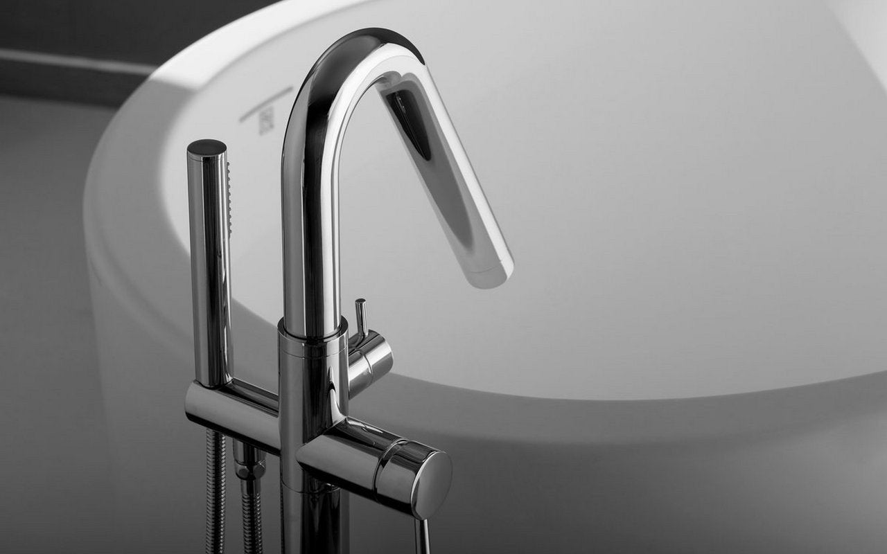 Colonna-135 Floor Mounted Tub Filler – Chrome